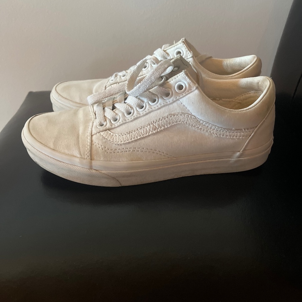 Vans Old Skool Classic Tumble Shoe Women’s 8
